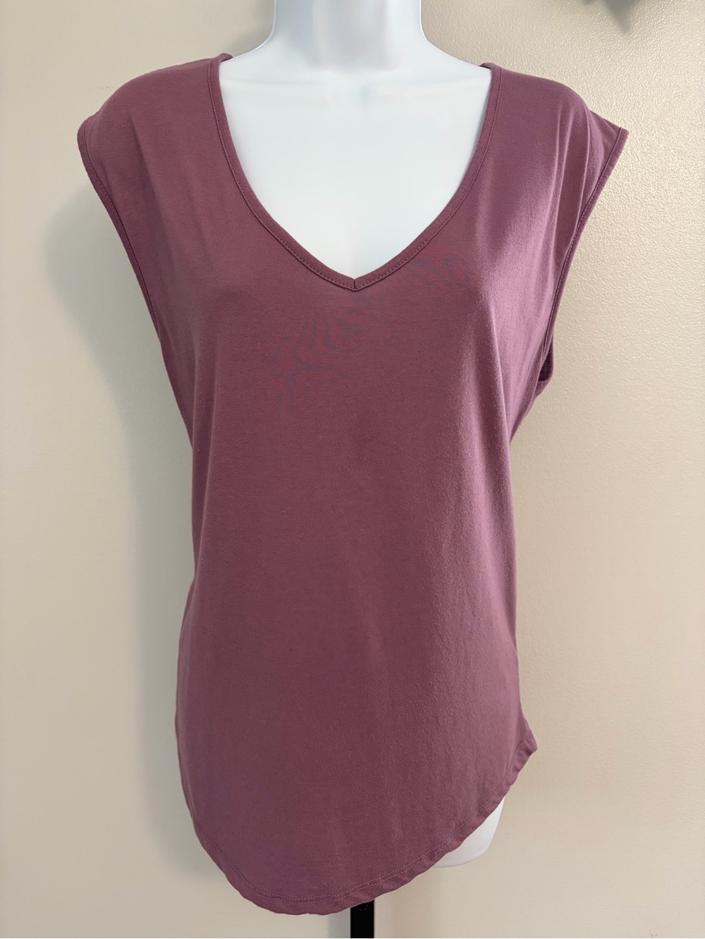 Glittering South-  V-Neck Sleeveless Tank Top - Dusty Mauve